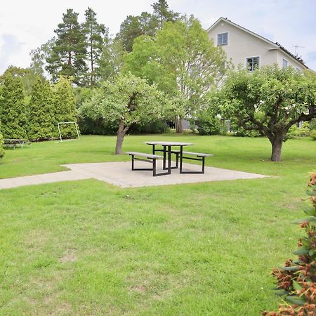 Pensionat Prinshoejden - Home Katrineholm Exterior foto